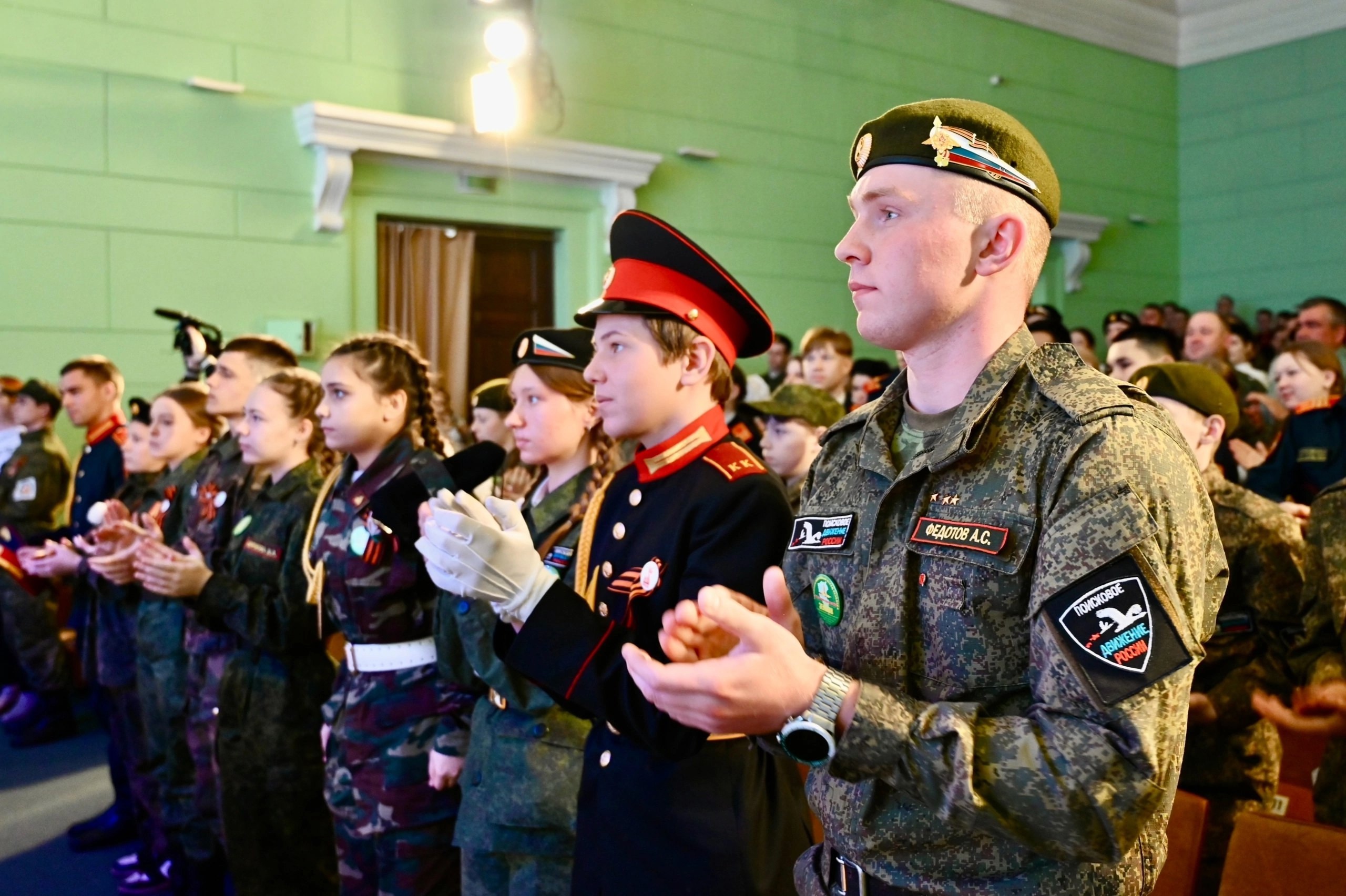 F5pNpr3stL8.jpg